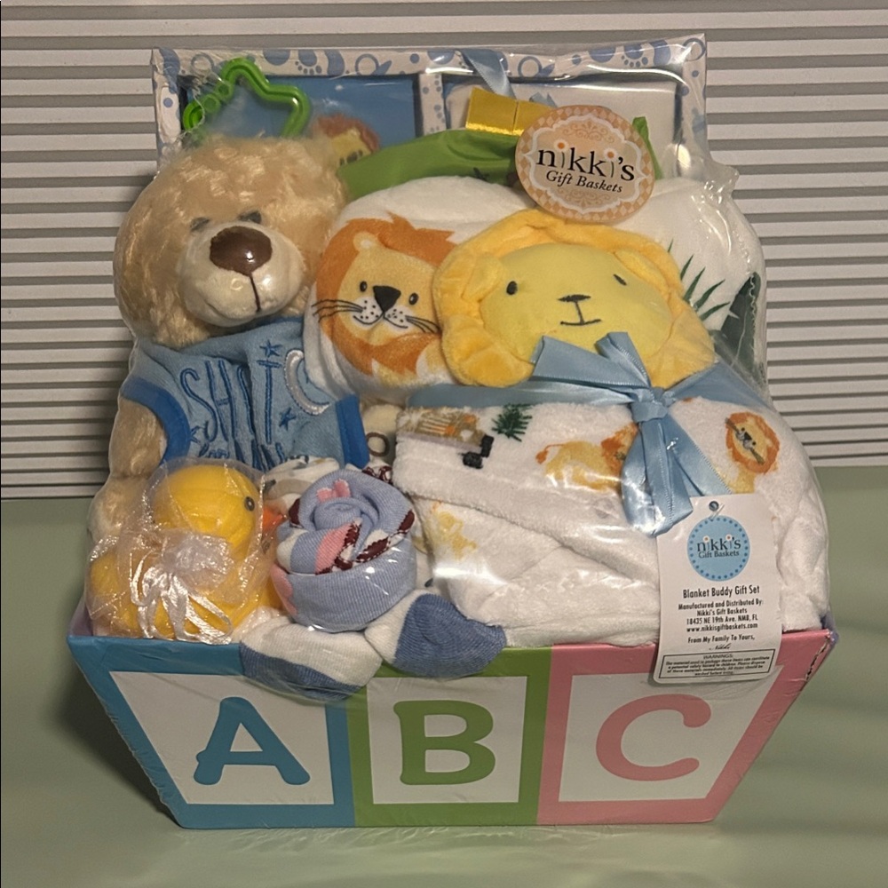 Nikki's Gift Baskets Baby Gift Set- 15 pc.